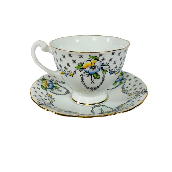 Vintage Clarence England Bone China Teacup Pansies Gold Trim Cup & Saucer RARE - Picture 3 of 12